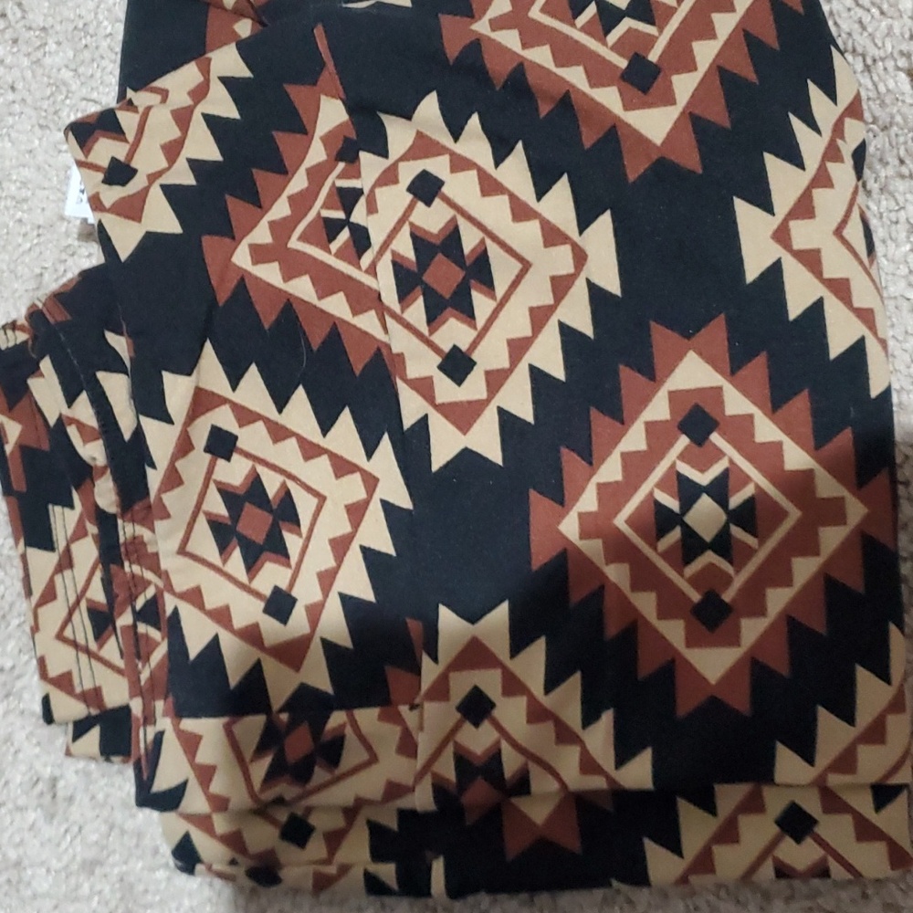 Set of 5 lularoe tc leggings